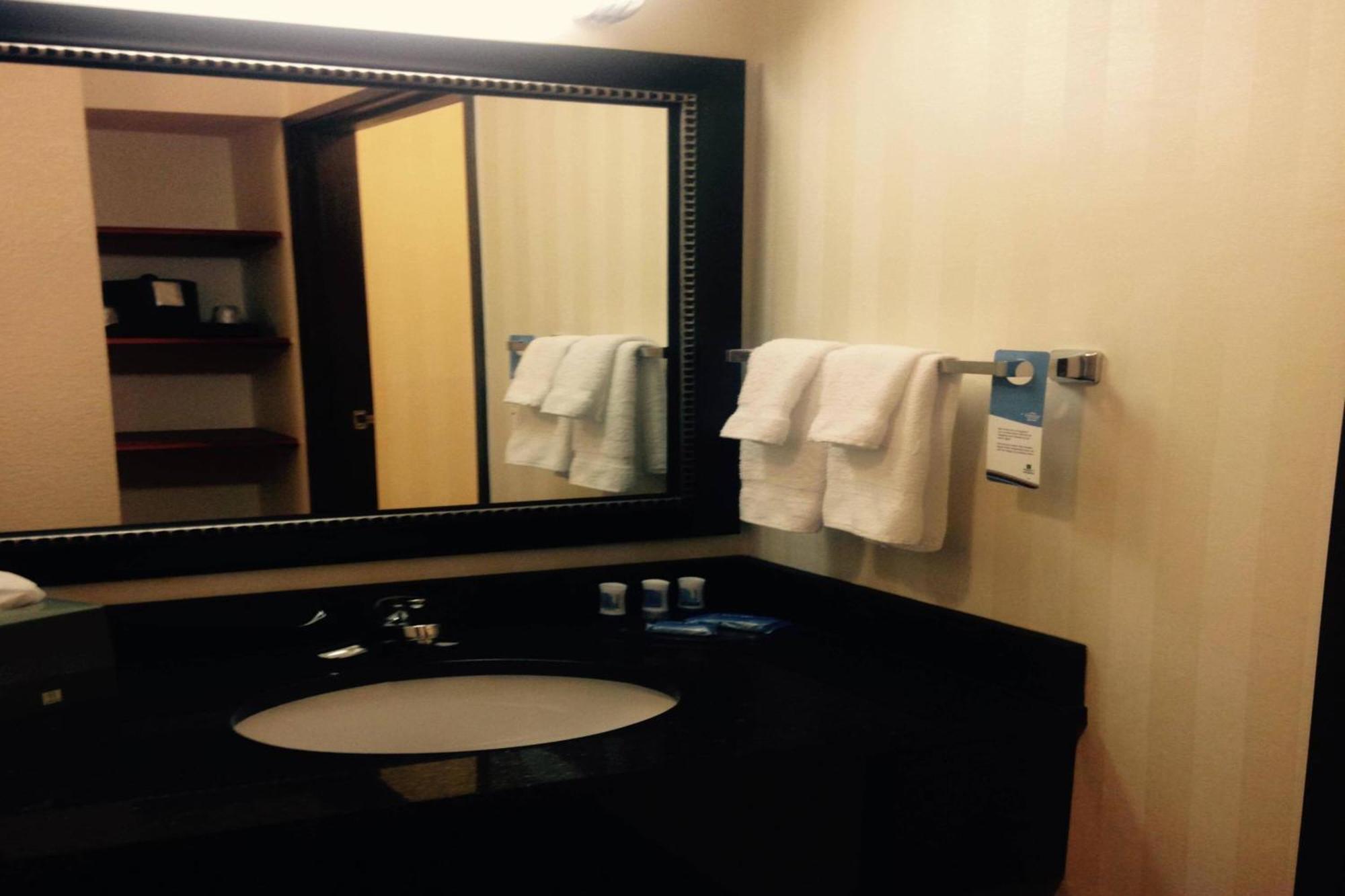 Fairfield Inn & Suites Kansas City Airport Dış mekan fotoğraf