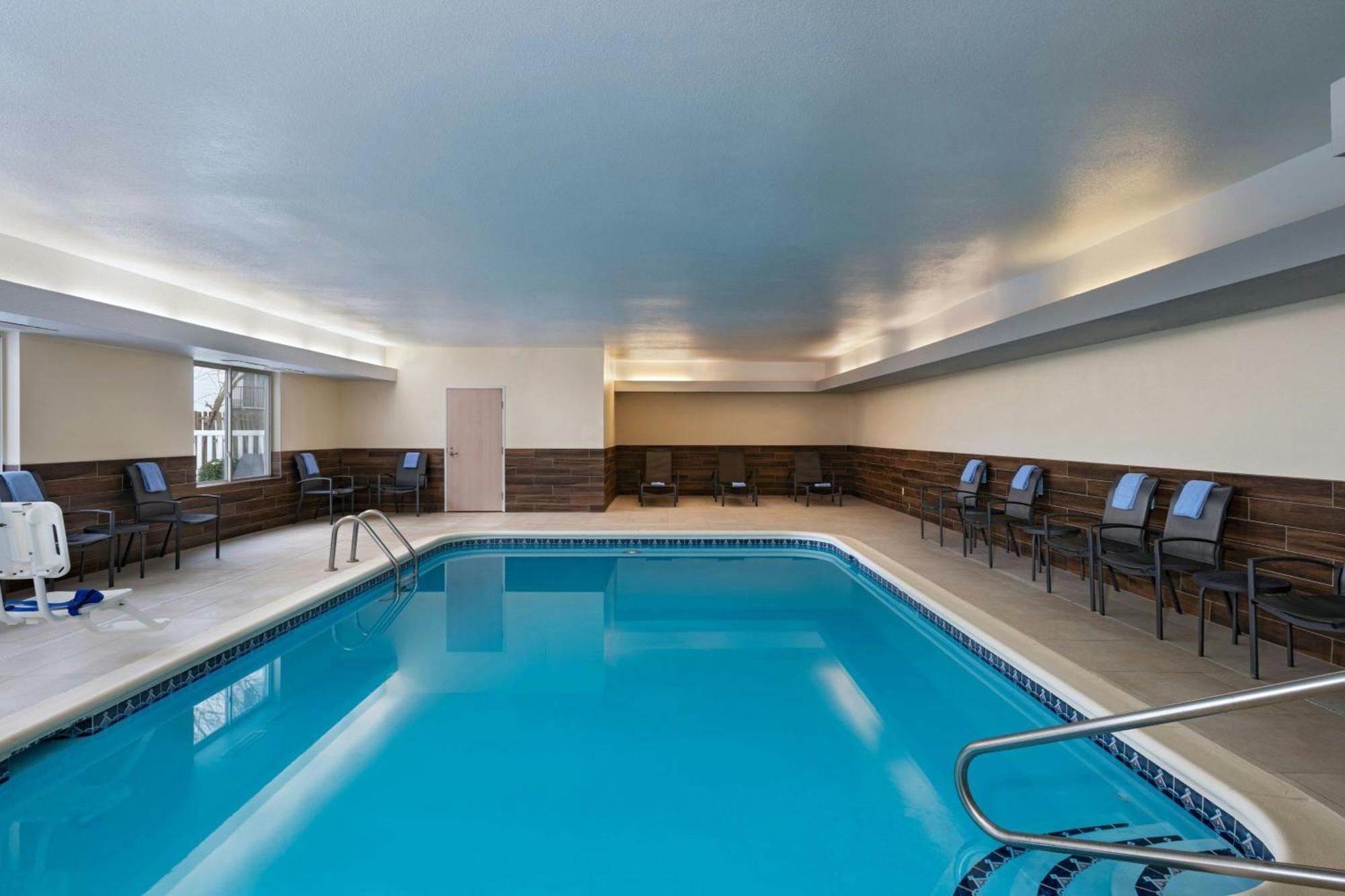 Fairfield Inn & Suites Kansas City Airport Dış mekan fotoğraf
